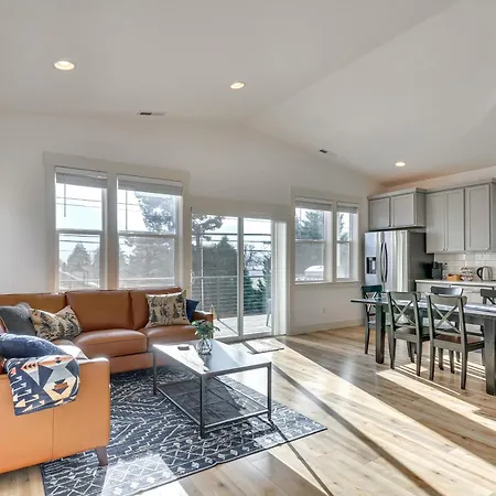Stunning Stevenson Retreat With Mountain Views! Villa